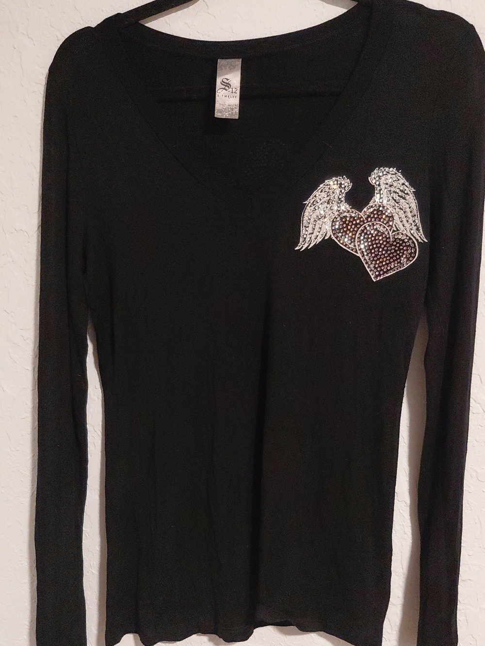 SkTwelve Black V-Neck Long Sleeve Top – Rhinestone Angel Wings Heart Y2K McBling